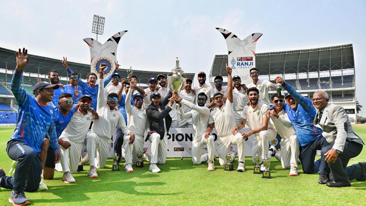 VCA announces cash reward for Ranji winning side, felicitates Akshay Wakhare